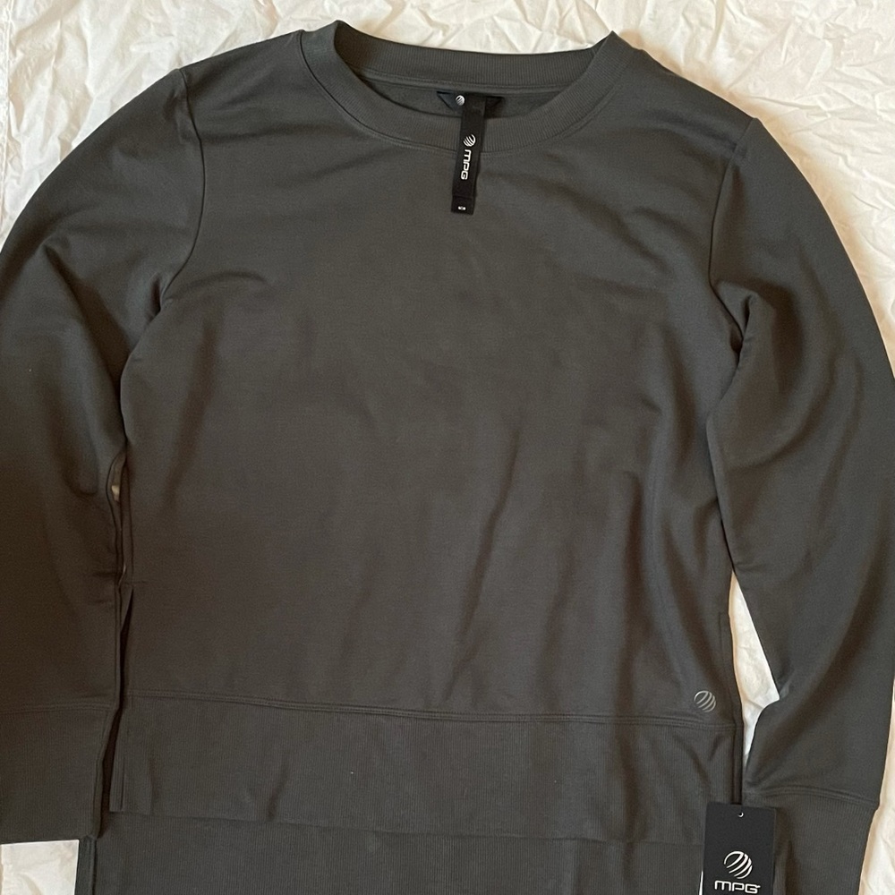 NWT Camo green sweatshirt